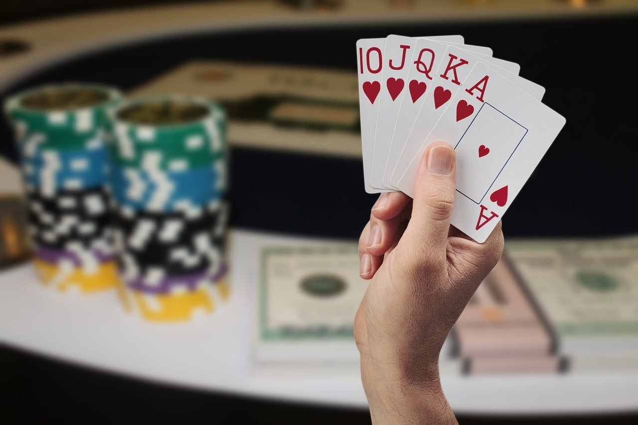 Bangladesh adults viewing a 5777bet bd live casino table on mobile